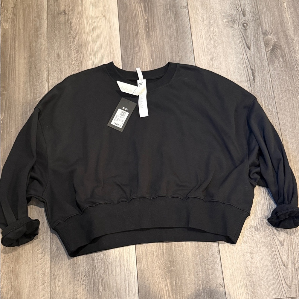 Fabletics Classic Black Cropped Sweatshirt